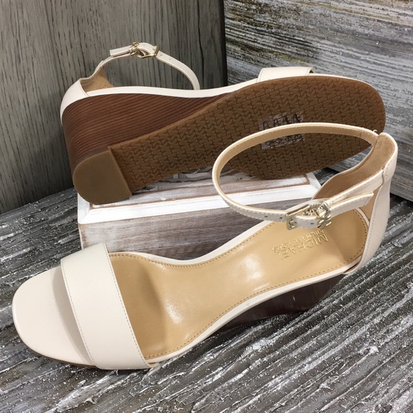 MICHAEL Michael Kors FIONA WEDGE LEATHER LT CREAM - Picture 6 of 8